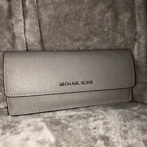 Stunning Brand New Grey Michael Kors Wallet